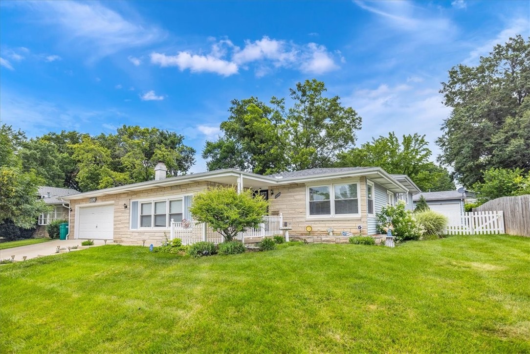 2220 W Ravina Park Road Property Photo 2
