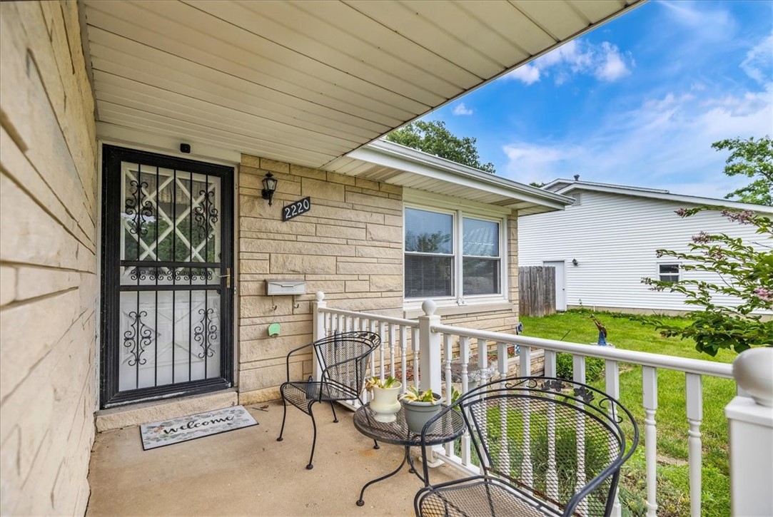 2220 W Ravina Park Road Property Photo 4