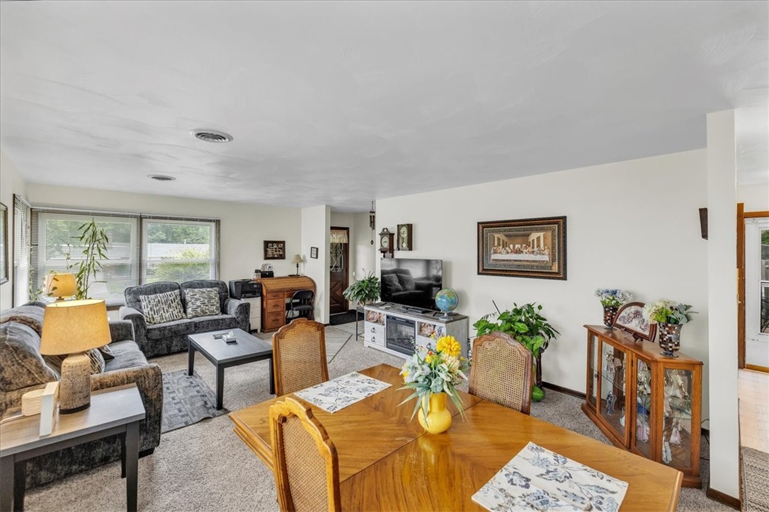 2220 W Ravina Park Road Property Photo 5