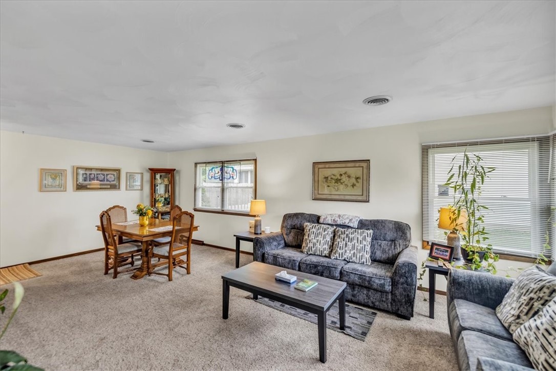 2220 W Ravina Park Road Property Photo 6