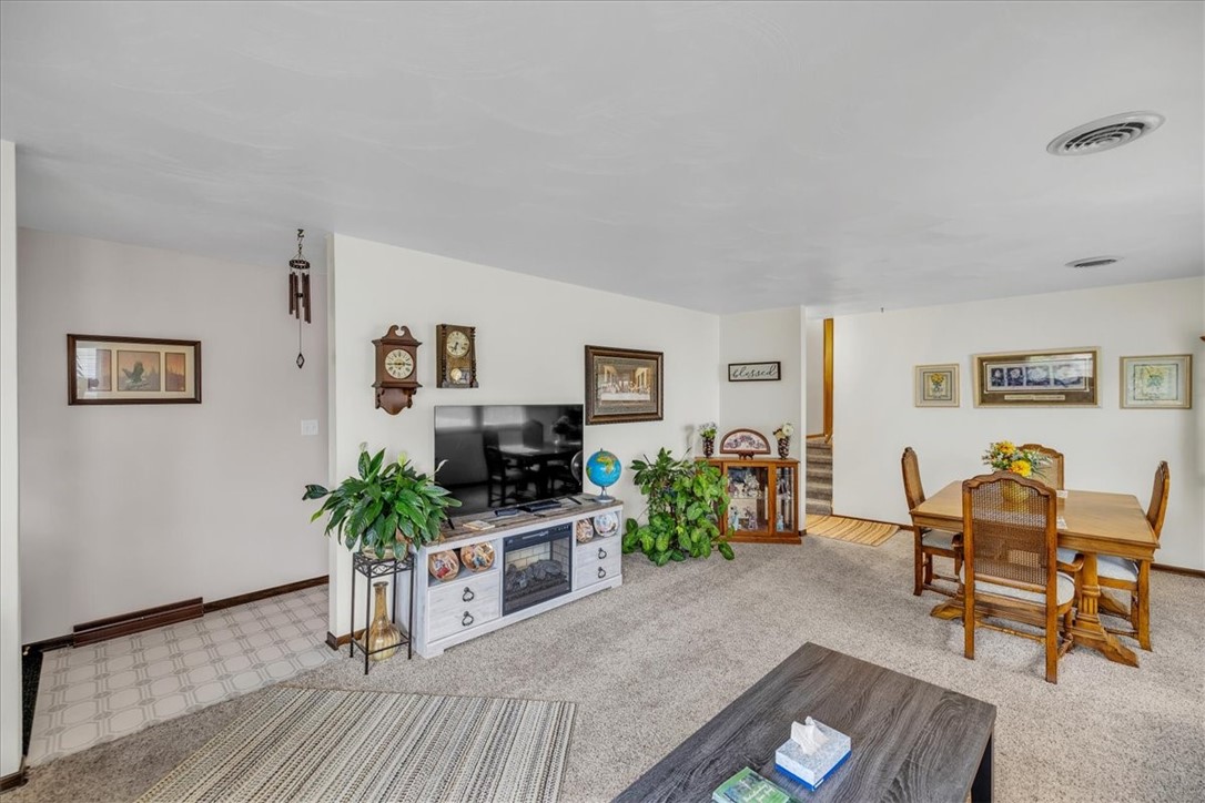 2220 W Ravina Park Road Property Photo 7
