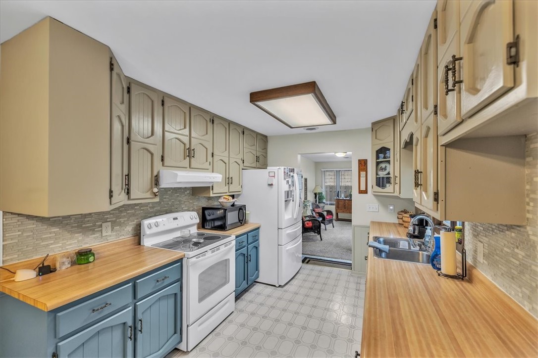 2220 W Ravina Park Road Property Photo 8