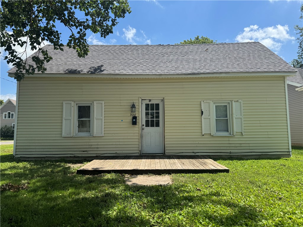 320 Walnut Street Property Photo 1