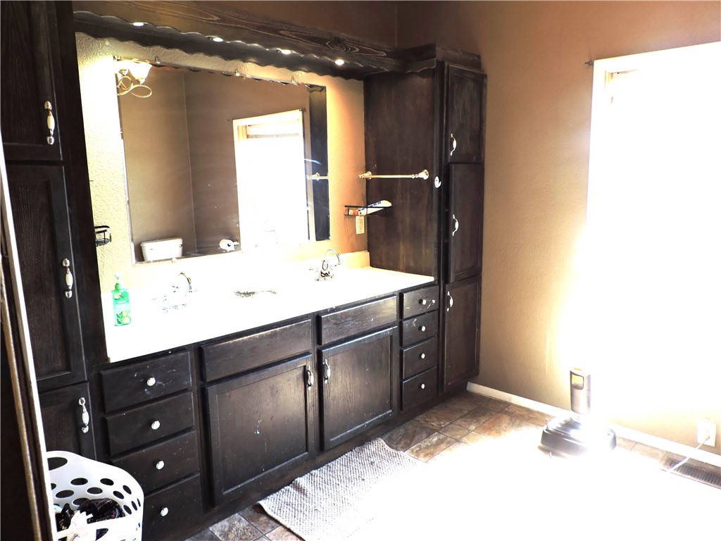 120 W Main Street Property Photo 6