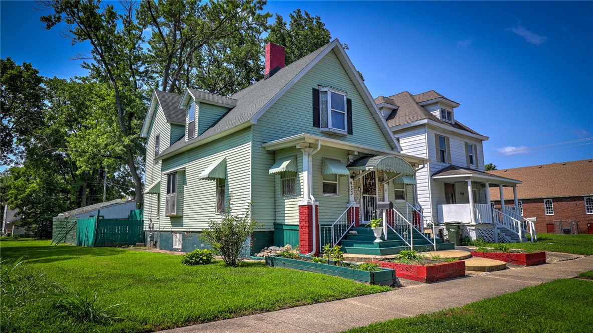 953 W Macon Street