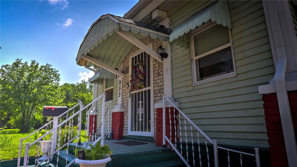 953 W Macon Street Property Photo 4