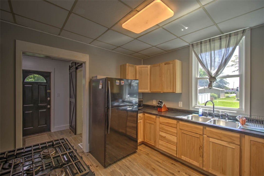 110 N Poplar Street Property Photo 14