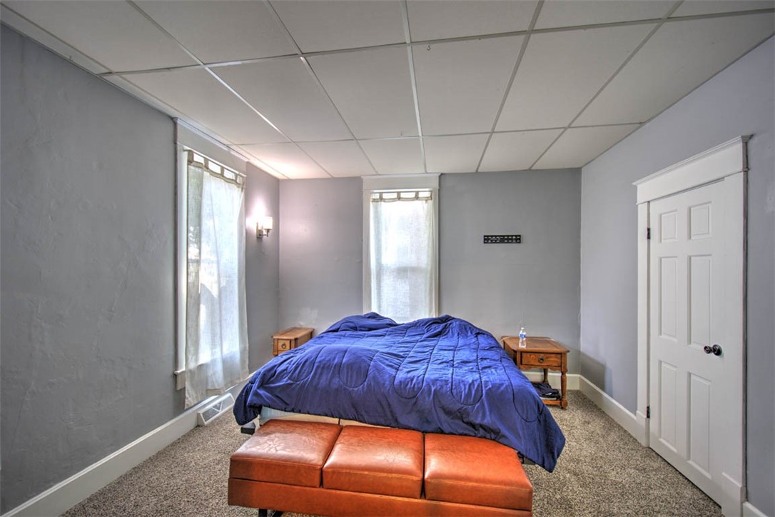 110 N Poplar Street Property Photo 18