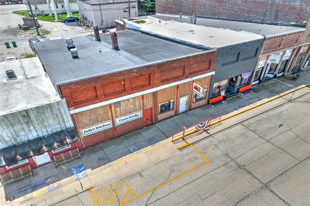 217 E South Street Property Photo 4