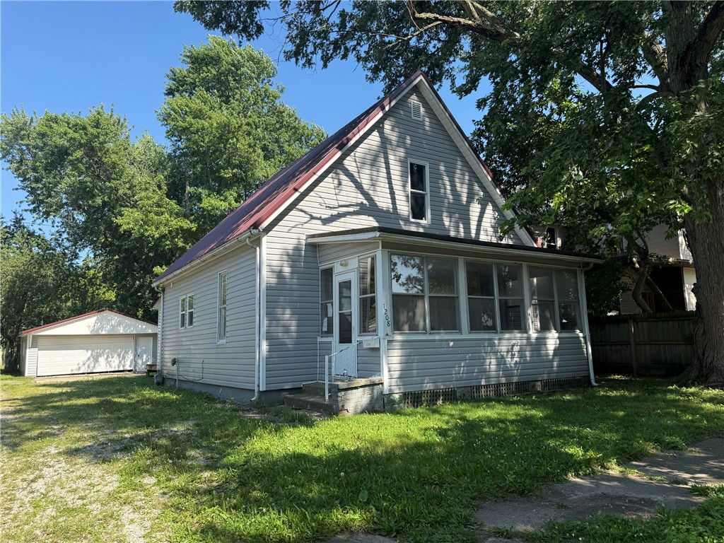 1208 Marshall Street Property Photo 1
