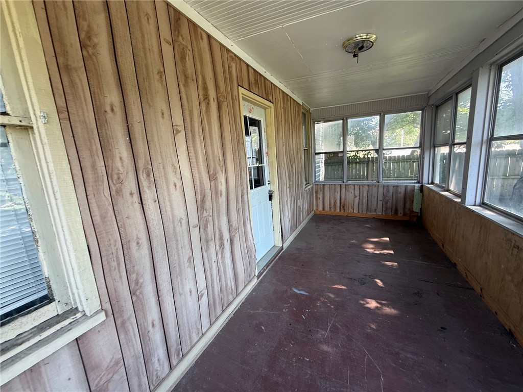1208 Marshall Street Property Photo 2