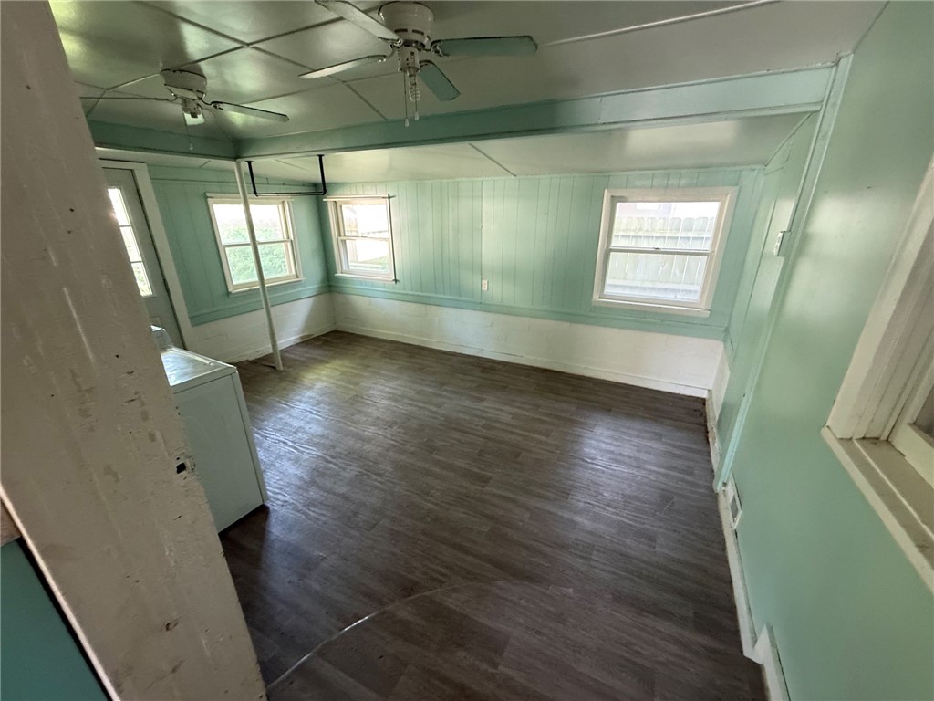 1208 Marshall Street Property Photo 7