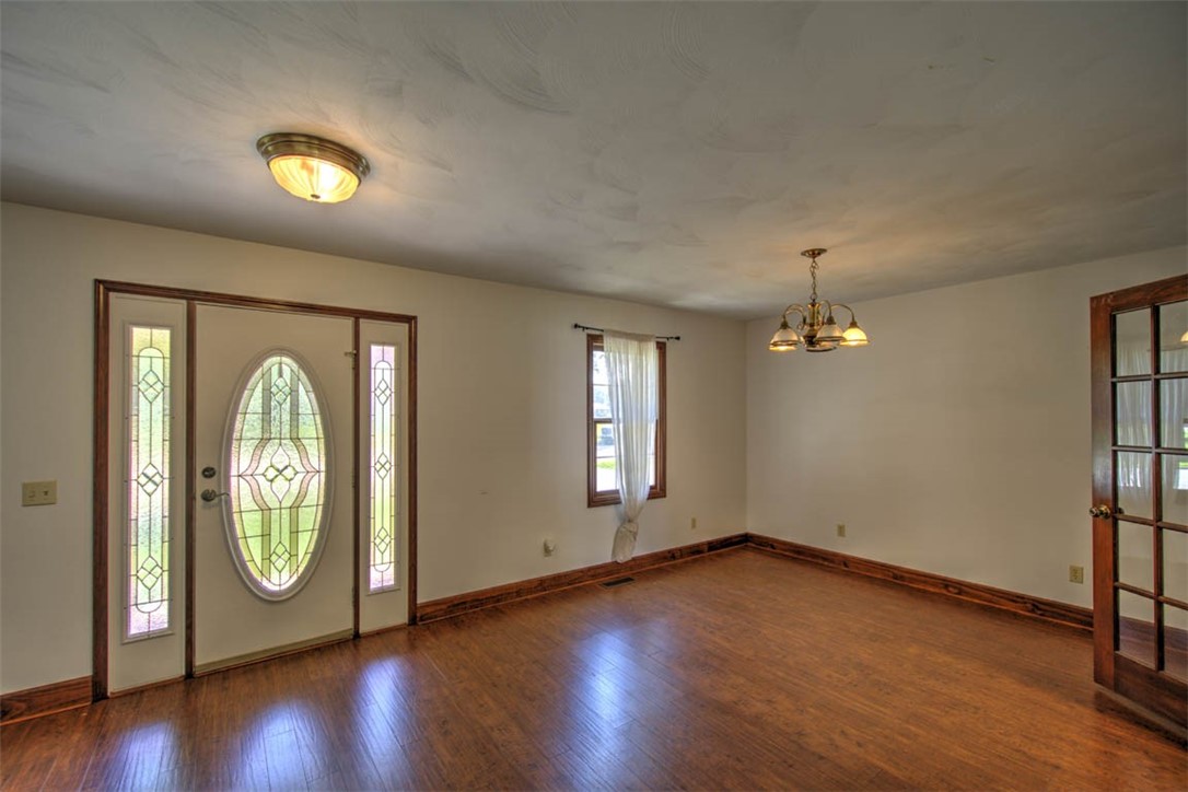 309 N Walnut Street Property Photo 5