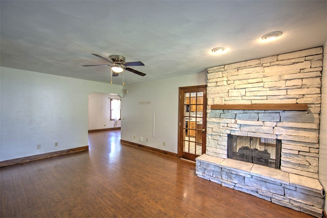 309 N Walnut Street Property Photo 9