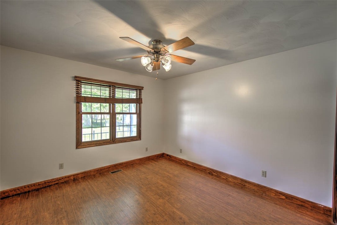 309 N Walnut Street Property Photo 20
