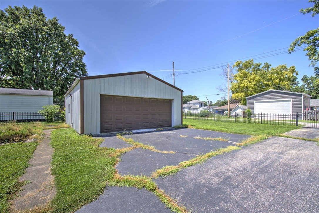309 N Walnut Street Property Photo 32