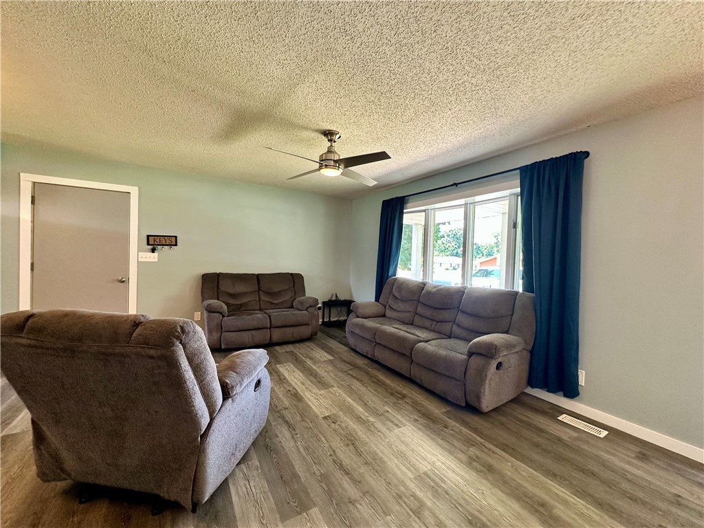 573 W 7th Street Property Photo 7