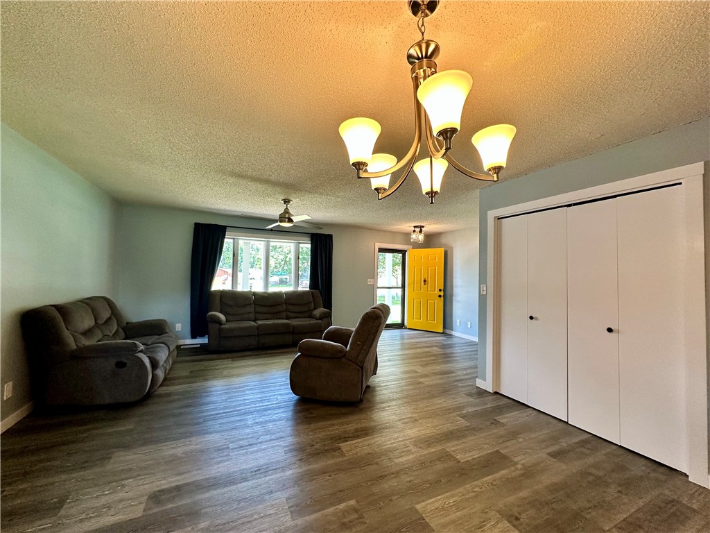 573 W 7th Street Property Photo 8