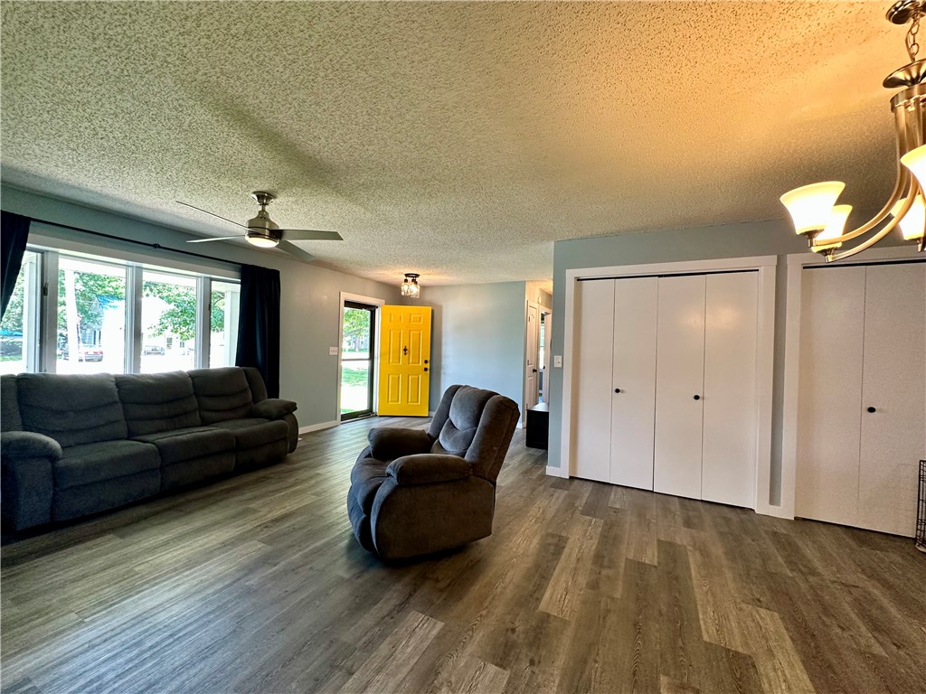 573 W 7th Street Property Photo 9