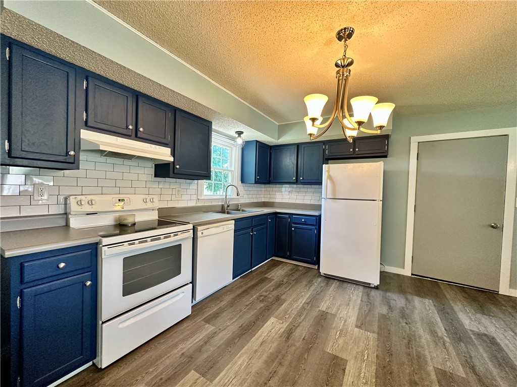 573 W 7th Street Property Photo 10