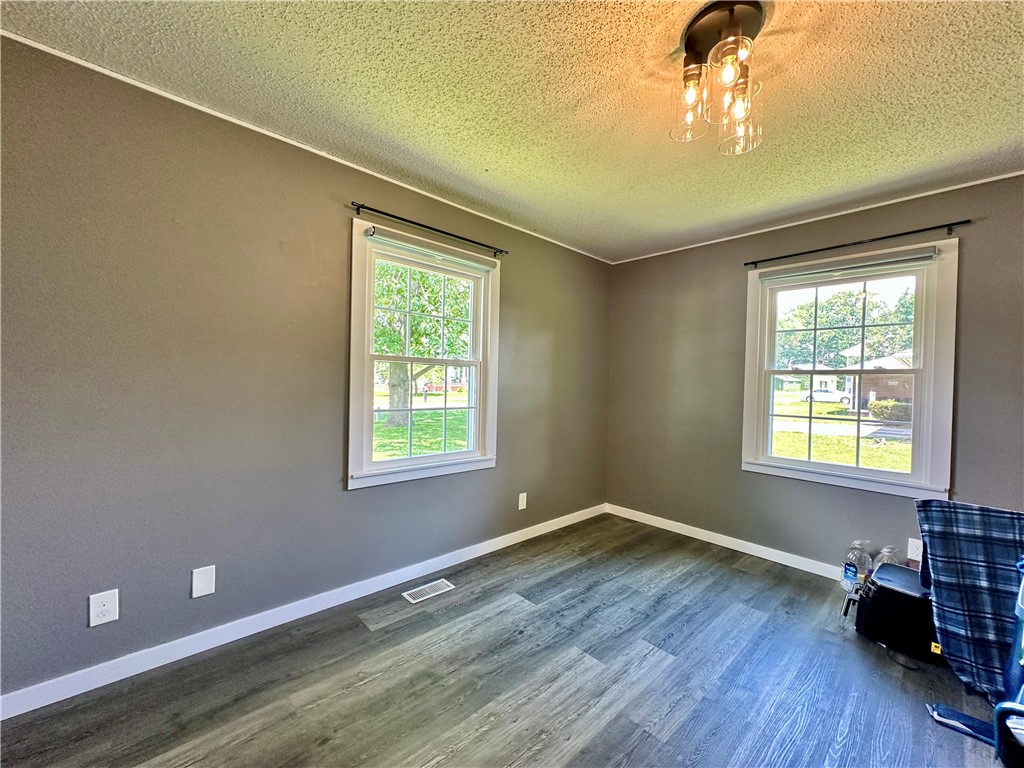 573 W 7th Street Property Photo 11