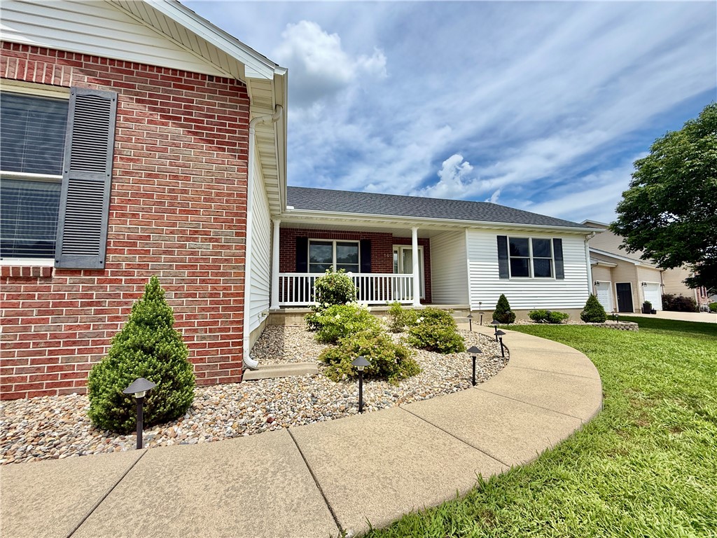 140 Lexington Circle Property Photo 4