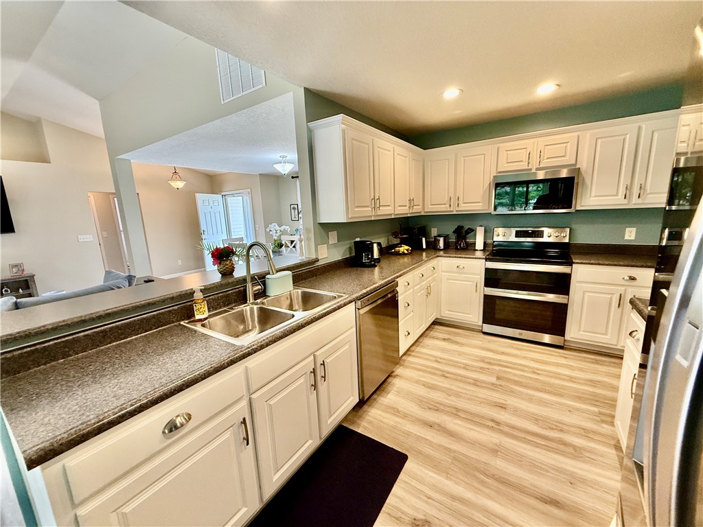 140 Lexington Circle Property Photo 25