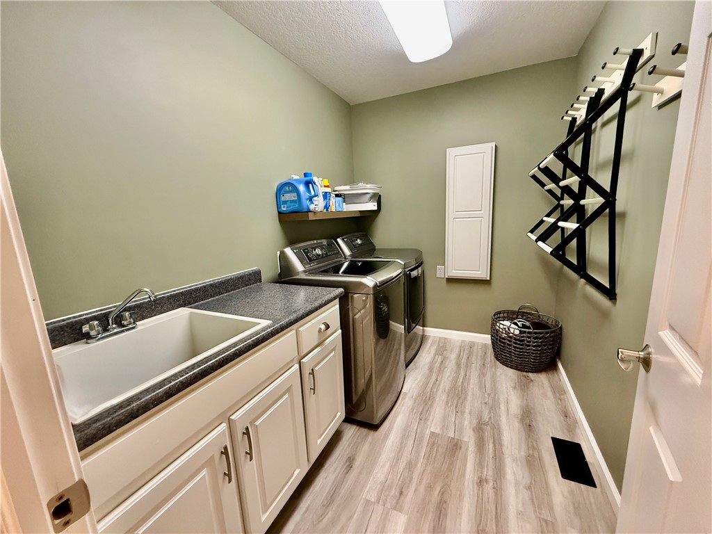 140 Lexington Circle Property Photo 38