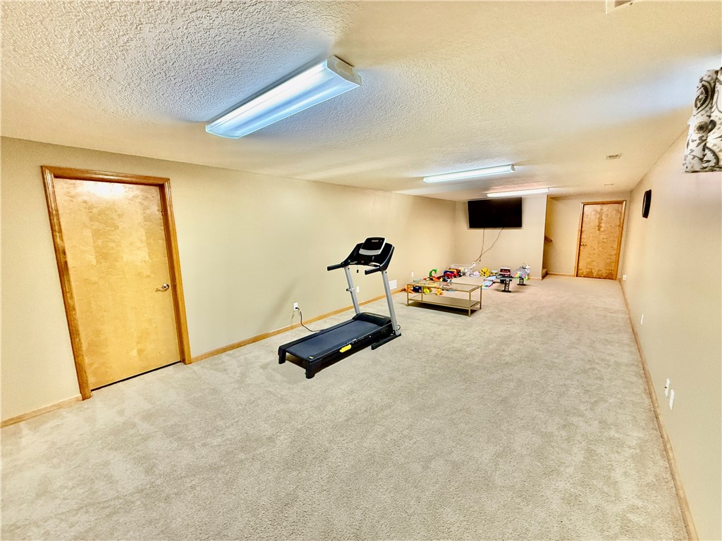 140 Lexington Circle Property Photo 40
