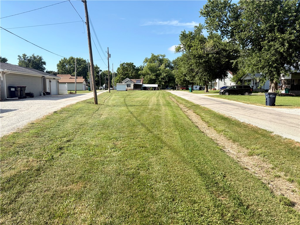 401 W Third Street Property Photo 7