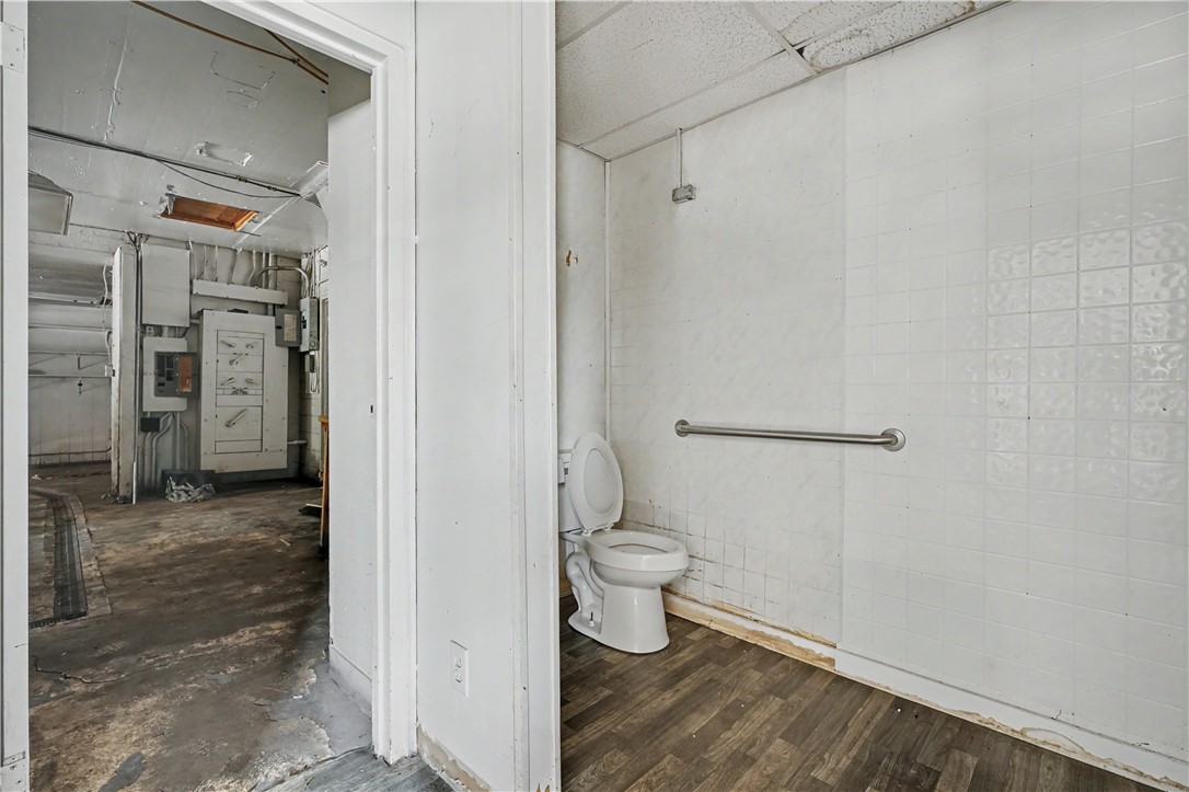 619 E Main Street Property Photo 10