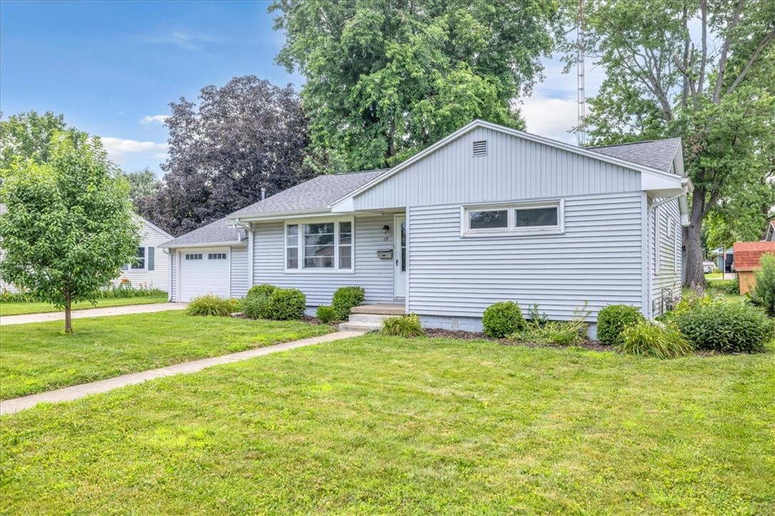17 Parkway Drive Property Photo 1