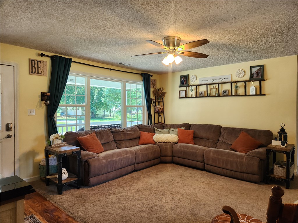 203 N Wall Street Property Photo 3
