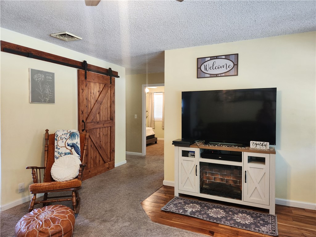 203 N Wall Street Property Photo 5