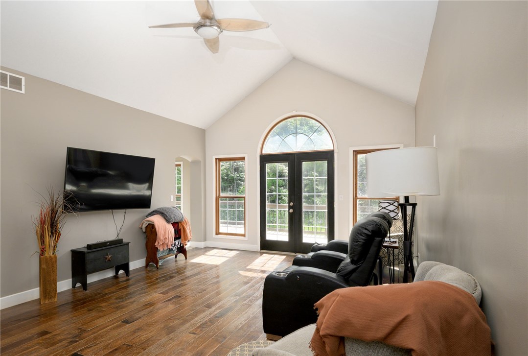 4 Woodbird Drive Property Photo 8