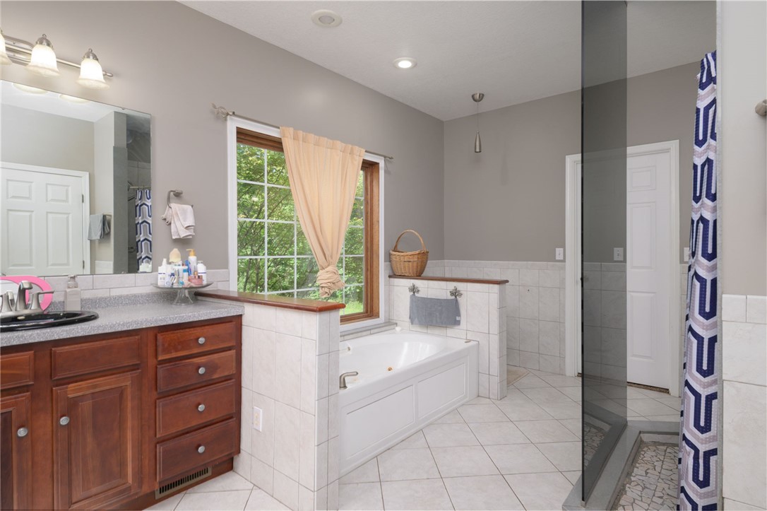 4 Woodbird Drive Property Photo 13