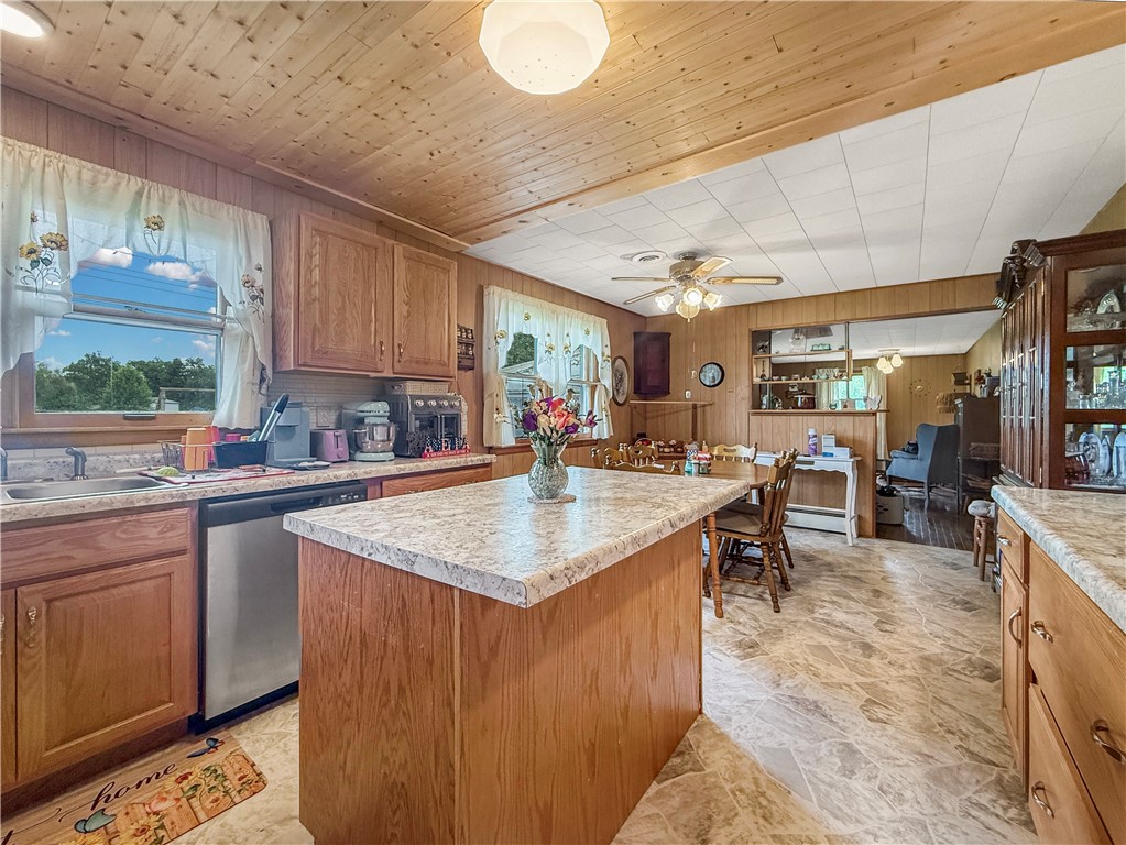 10355 N 450th Street Property Photo 4