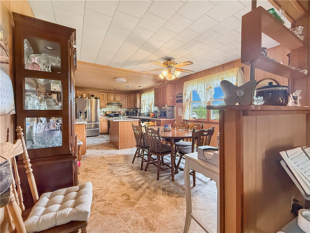 10355 N 450th Street Property Photo 5