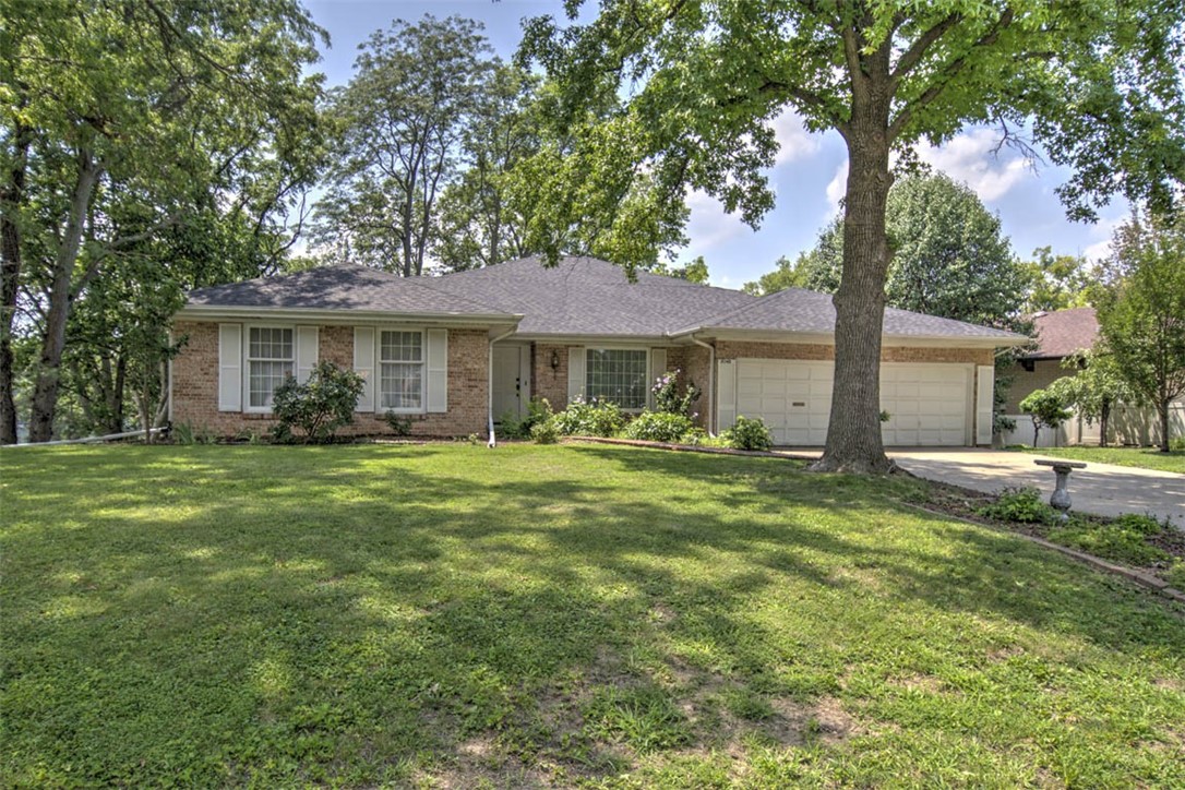 3045 Lake Bluff Drive Property Photo 1
