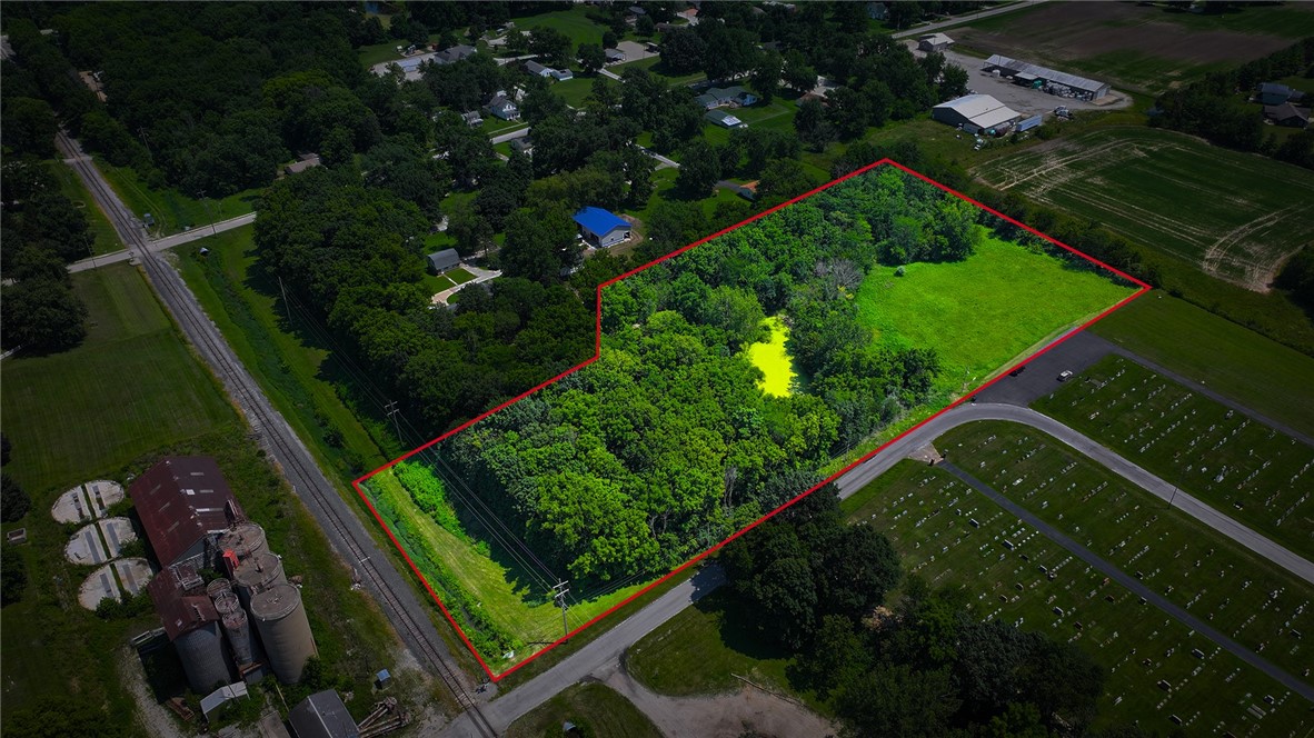 White Oak Street Property Photo 2
