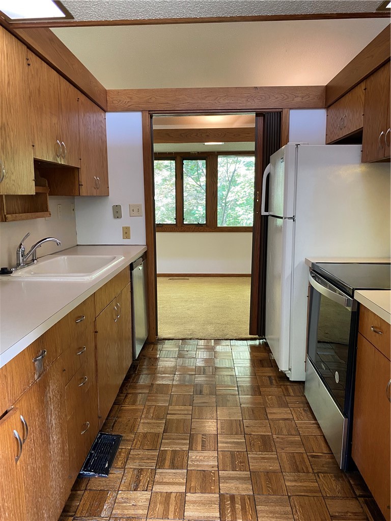 2755 Whippoorwill Drive Property Photo 19
