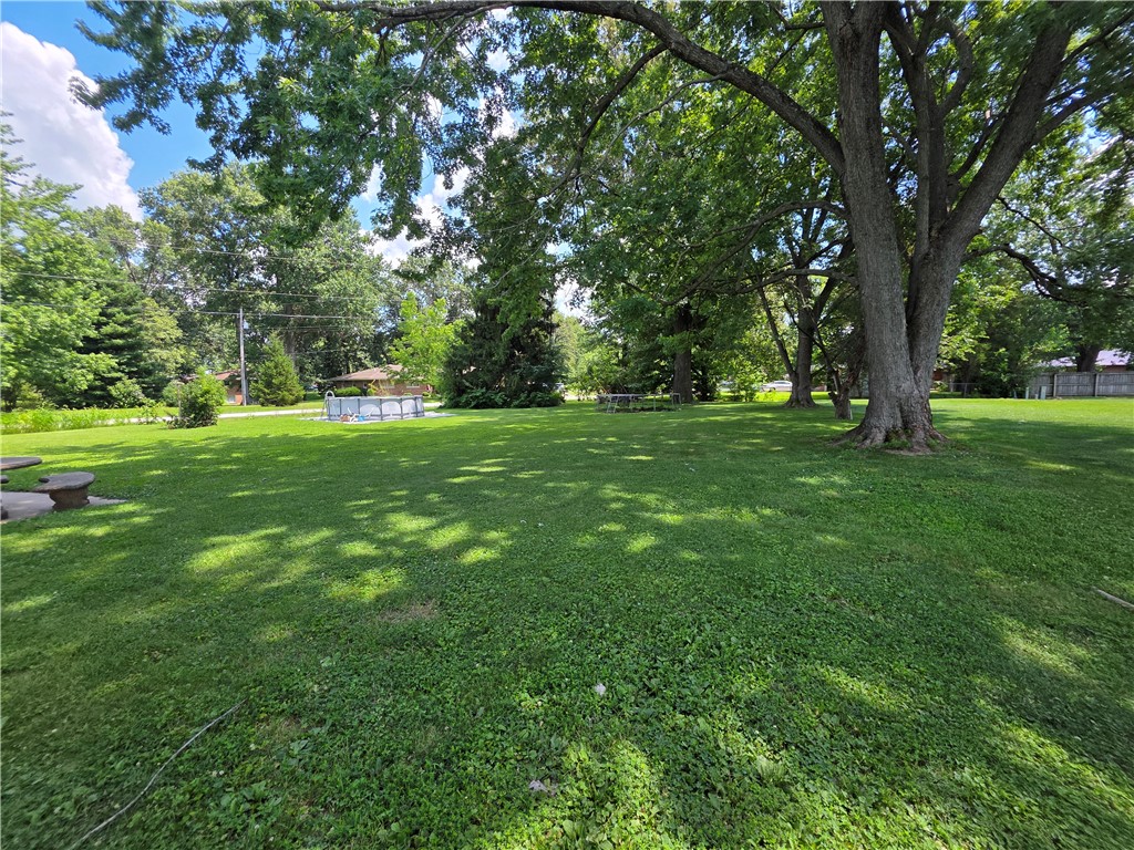 301 W Hawthorne Drive Property Photo 7