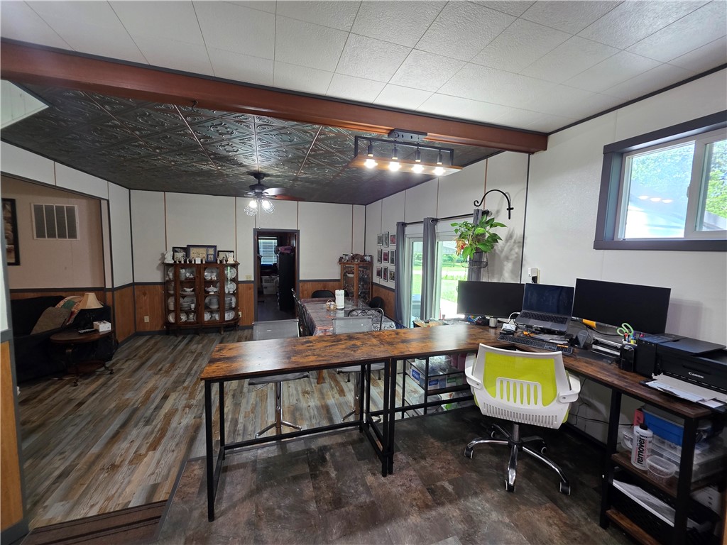 301 W Hawthorne Drive Property Photo 16