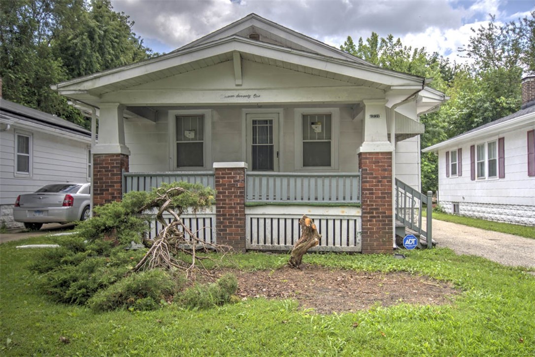 1371 E Division Street Property Photo 1