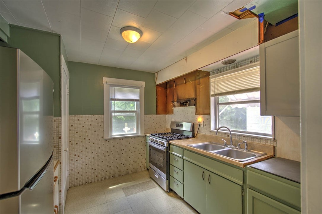1371 E Division Street Property Photo 9