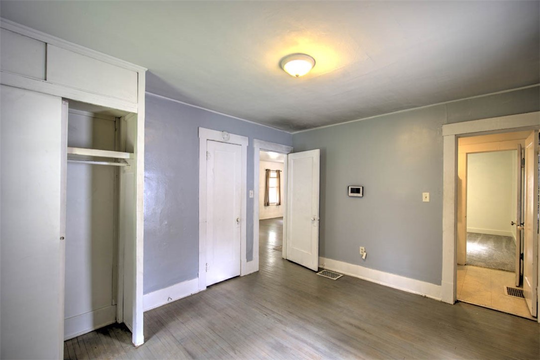 1371 E Division Street Property Photo 13
