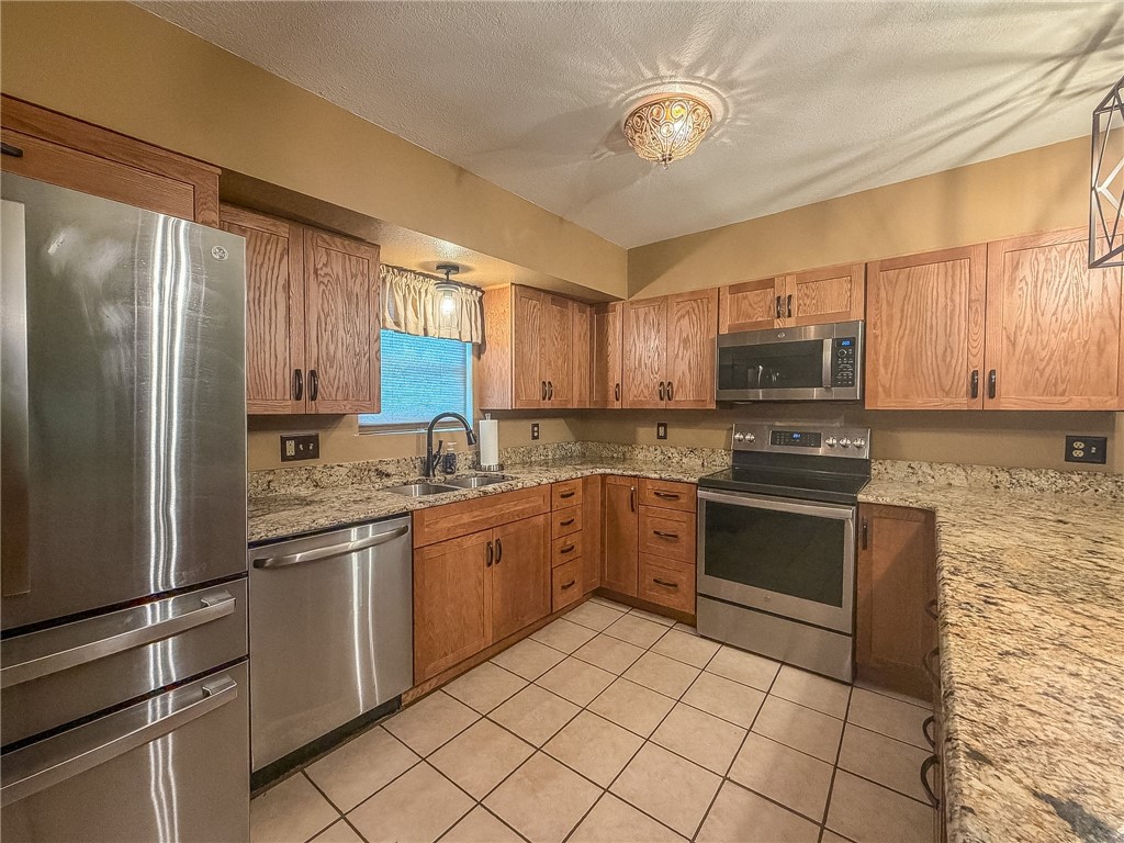 3750 Lake Shore Drive Property Photo 10