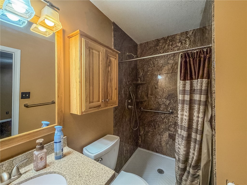 3750 Lake Shore Drive Property Photo 21