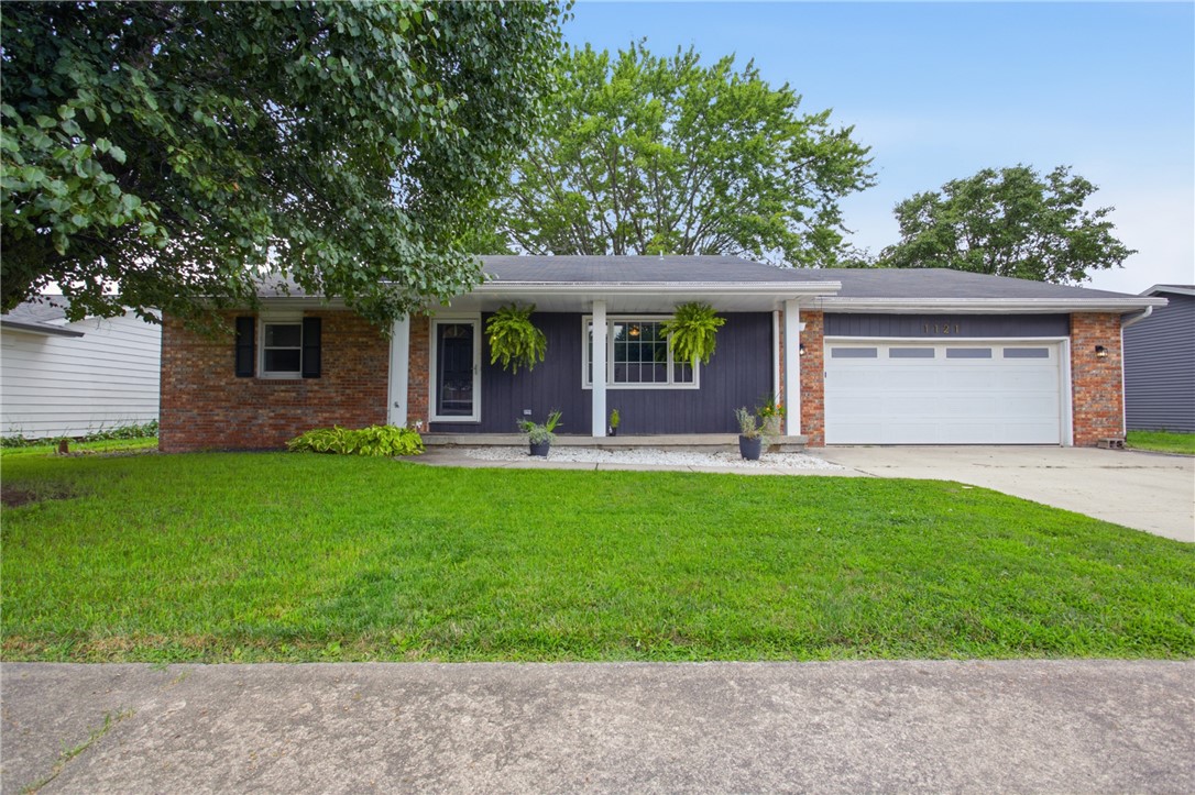 1121 Collins Drive Property Photo 2