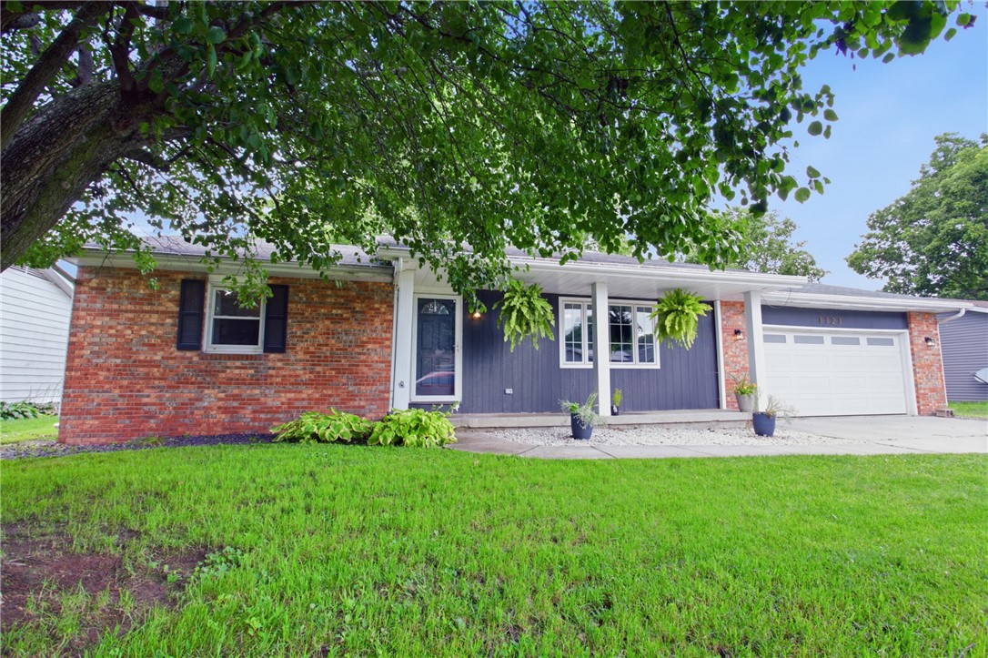 1121 Collins Drive Property Photo 3